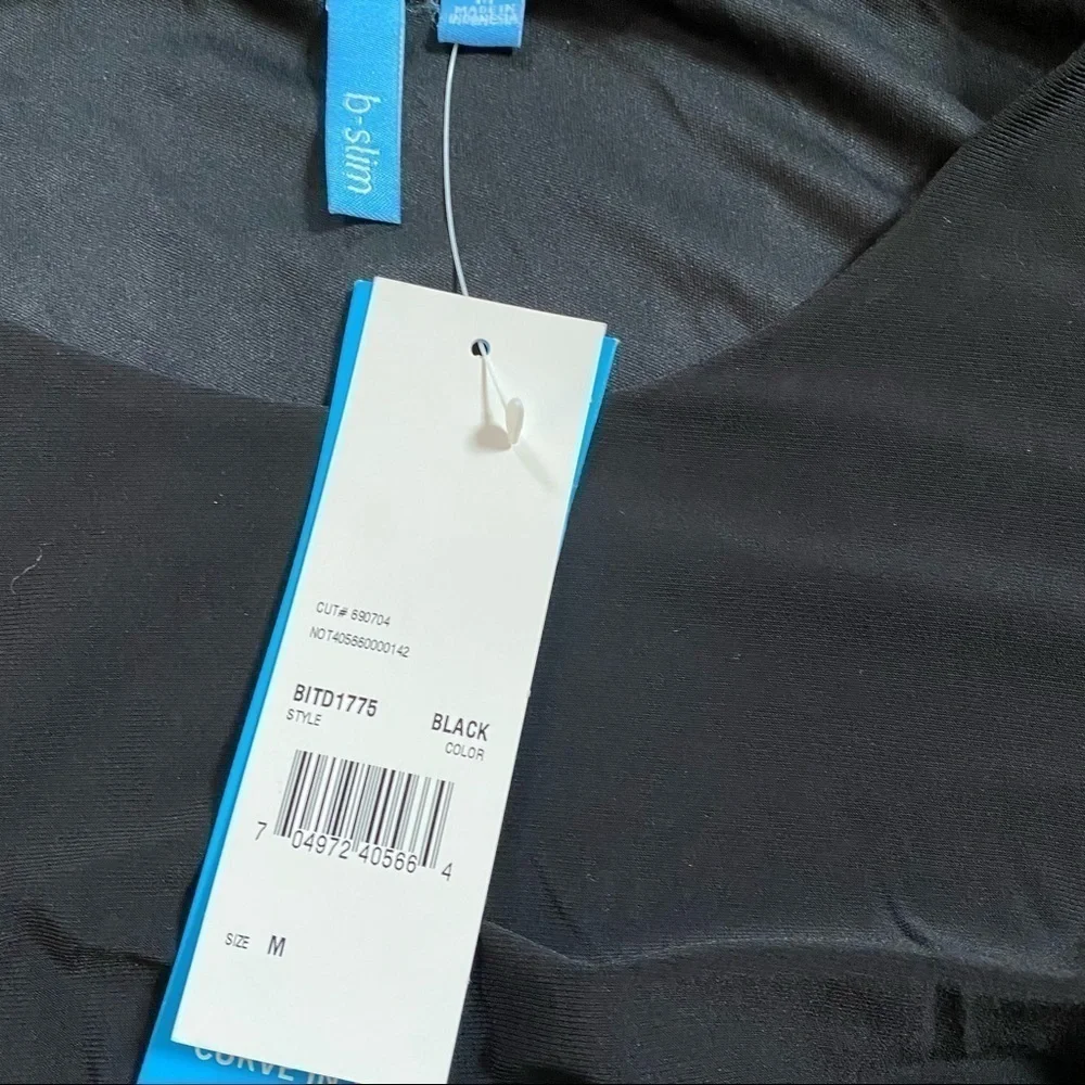 NWT Black b-slim short sleeve slimming scoop neck dress Built in shape-wear sz M